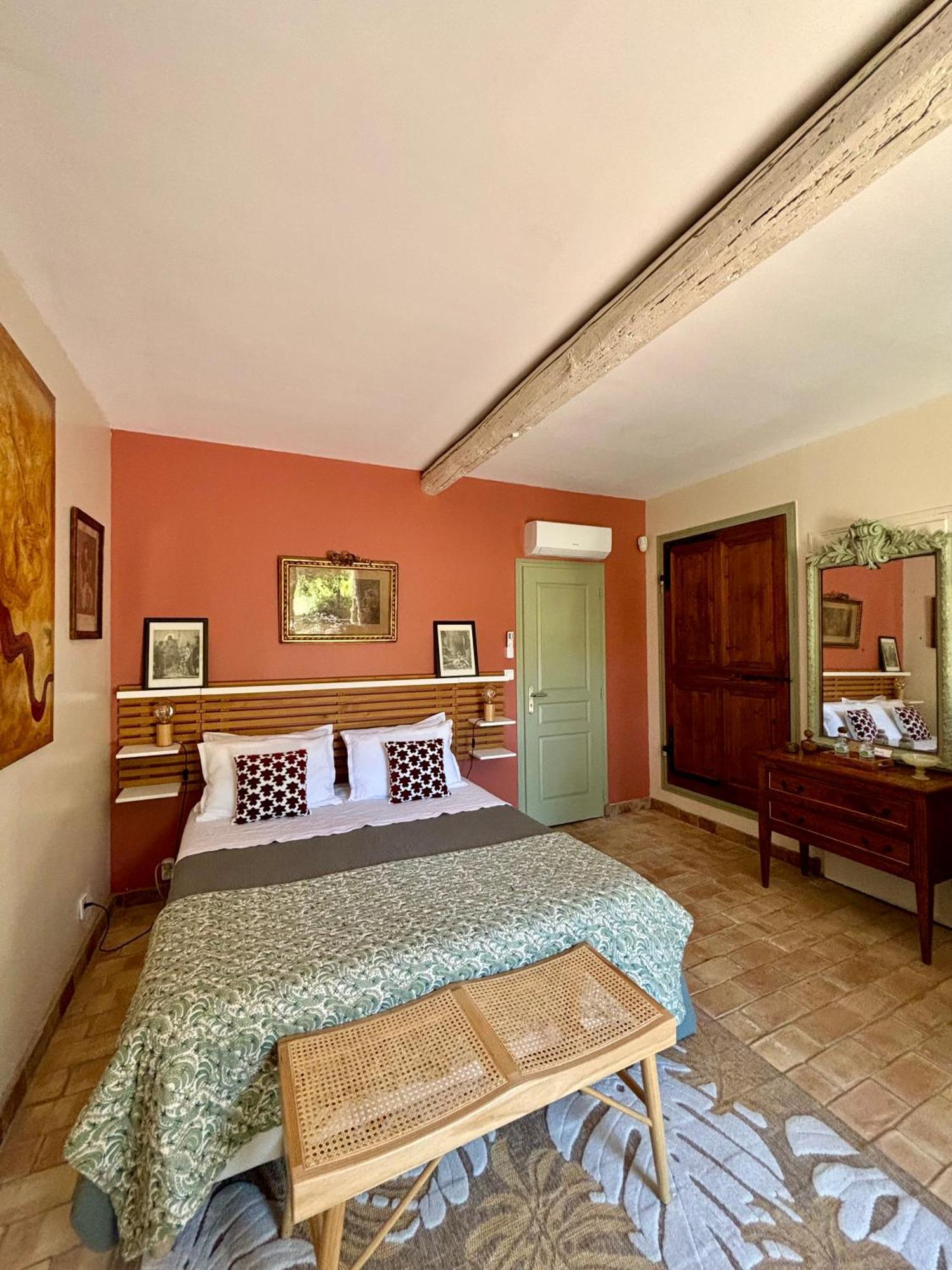 Domaine Du Commandeur Bed and Breakfast Mondragon Εξωτερικό φωτογραφία