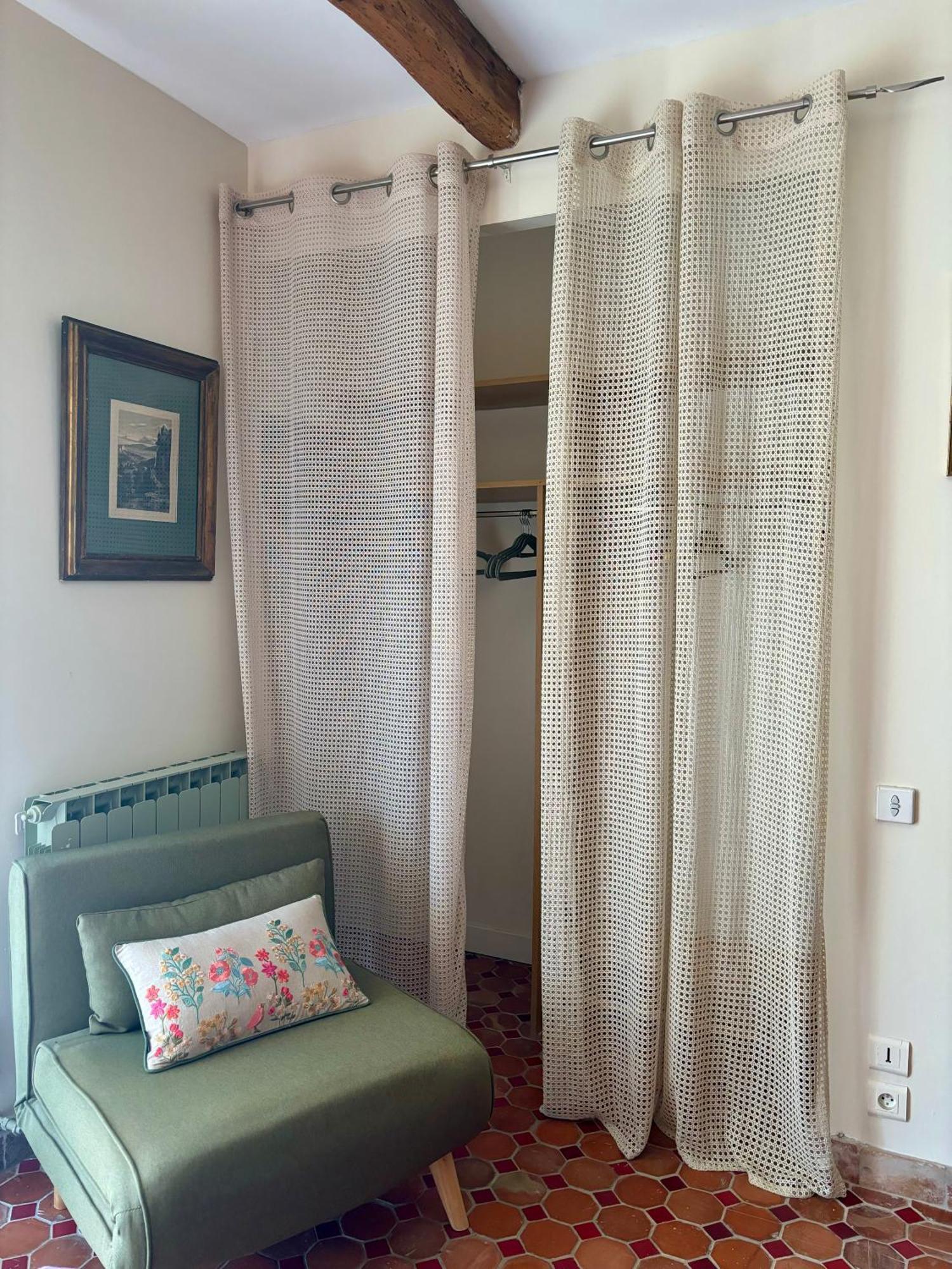 Domaine Du Commandeur Bed and Breakfast Mondragon Εξωτερικό φωτογραφία